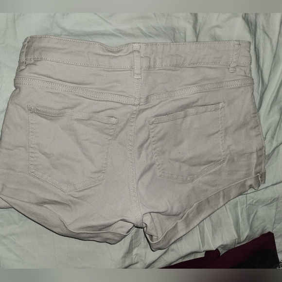 Cream Shorts - Picture 2 of 3